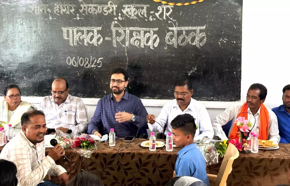 जिले के सभी संकुलों में पालक-शिक्षक बैठक का आयोजन जिले के सभी संकुलों में पालक-शिक्षक बैठक का आयोजन