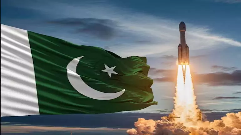 Pakistan की नज़र चीन की मदद से 2035 में चाँद पर उतरने पर Pakistan की नज़र चीन की मदद से 2035 में चाँद पर उतरने पर