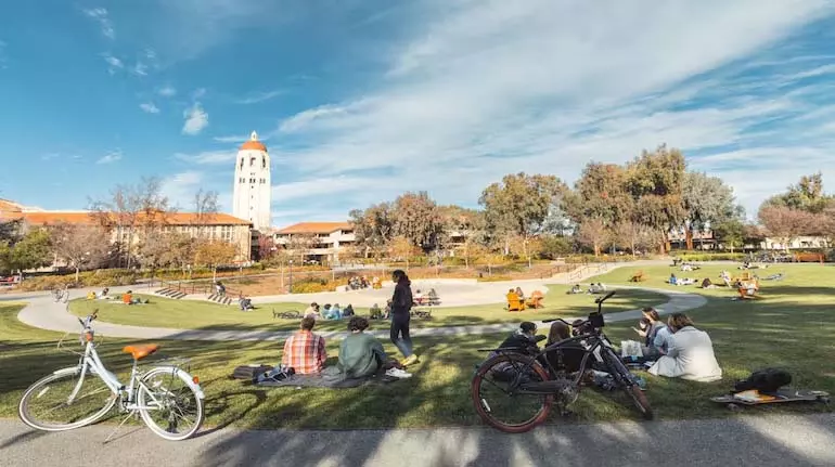 Stanford University ने 360 से अधिक कर्मचारियों को नौकरी से निकाला Stanford University ने 360 से अधिक कर्मचारियों को नौकरी से निकाला