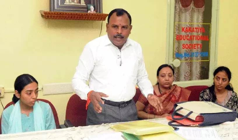 ब्लैकमेल के आगे कोई नहीं झुकता: नीला सत्यनारायण ब्लैकमेल के आगे कोई नहीं झुकता: नीला सत्यनारायण