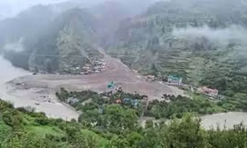 Uttarkashi:  बादल फटने से भारी तबाही, बाढ़ में बह गए घर