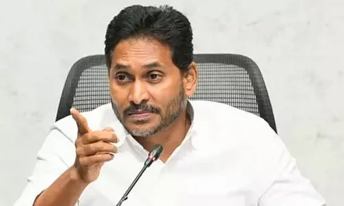 एनडीए सरकार के उत्पीड़न के खिलाफ लड़ाई: Jagan Mohan Reddy एनडीए सरकार के उत्पीड़न के खिलाफ लड़ाई: Jagan Mohan Reddy