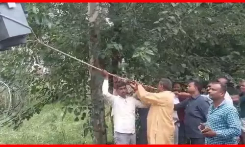 JE पर गिरी गाज, मंत्री से की अभद्रता JE पर गिरी गाज, मंत्री से की अभद्रता