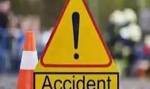 Dehradun: तेज रफ्तार कार ने बाइक सवार को टक्कर मारी, अफरा-तफरी