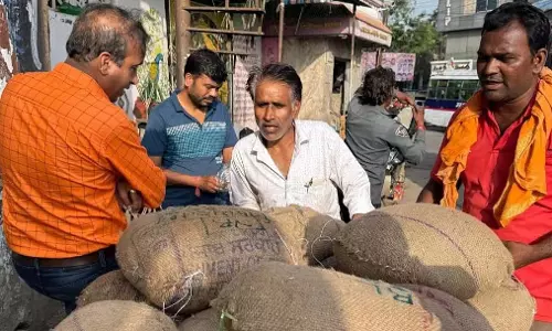Indore : खाद्य सुरक्षा प्रशासन की टीम ने 9 क्विंटल मावा और मिठाई जब्त की