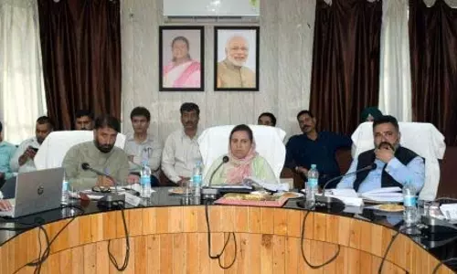 सकीना ने Poonch में स्वास्थ्य-समाज कल्याण, शिक्षा विभागों के कामकाज की समीक्षा की सकीना ने Poonch में स्वास्थ्य-समाज कल्याण, शिक्षा विभागों के कामकाज की समीक्षा की