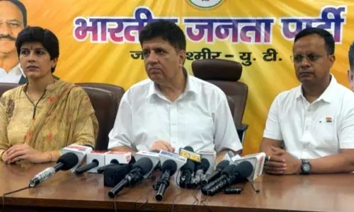 5 अगस्त के फैसले के खिलाफ रोने वाली पार्टियां लाशों पर राजनीति कर रही हैं: BJP 5 अगस्त के फैसले के खिलाफ रोने वाली पार्टियां लाशों पर राजनीति कर रही हैं: BJP