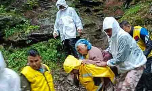 उत्तराखंड : उत्तरकाशी में तत्काल चिकित्सा सहायता पहुंचाने का निर्देश उत्तराखंड : उत्तरकाशी में तत्काल चिकित्सा सहायता पहुंचाने का निर्देश