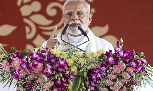 ट्रंप की टैरिफ धमकी के बाद भारत में बने सामान खरीदने के PM Modi के आह्वान पर संपादकीय ट्रंप की टैरिफ धमकी के बाद भारत में बने सामान खरीदने के PM Modi के आह्वान पर संपादकीय