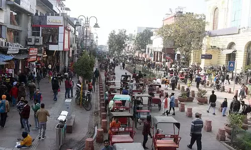 अधिकारियों के आश्वासन के बाद चांदनी चौक के व्यापारियों ने विरोध प्रदर्शन समाप्त किया अधिकारियों के आश्वासन के बाद चांदनी चौक के व्यापारियों ने विरोध प्रदर्शन समाप्त किया