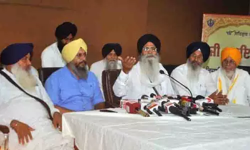 SGPC प्रमुख धामी, तख्तों के बीच विवादों को रोकने के लिए सलाहकार पैनल की जरूरत SGPC प्रमुख धामी, तख्तों के बीच विवादों को रोकने के लिए सलाहकार पैनल की जरूरत