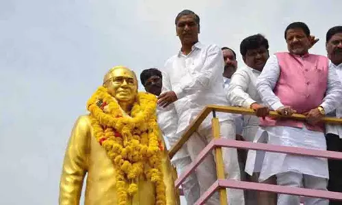 Harish Rao ने प्रोफेसर जयशंकर को तेलंगाना की आकांक्षाओं का प्रतीक बताया Harish Rao ने प्रोफेसर जयशंकर को तेलंगाना की आकांक्षाओं का प्रतीक बताया