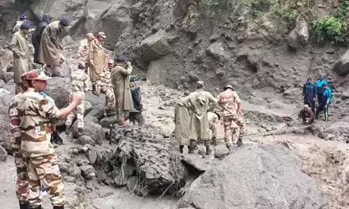 हिमाचल प्रदेश में बादल फटने से बाढ़, 413 तीर्थयात्रियों की जान बचाई गई