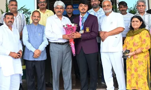 Haryana : किसान के बेटे ने विश्व विश्वविद्यालय खेलों में तीरंदाजी में शीर्ष सम्मान जीता Haryana : किसान के बेटे ने विश्व विश्वविद्यालय खेलों में तीरंदाजी में शीर्ष सम्मान जीता