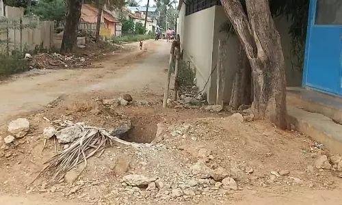 Karnataka : हिरियूर आदिवाला गांव में अधूरा जलजीवन मिशन का काम Karnataka : हिरियूर आदिवाला गांव में अधूरा जलजीवन मिशन का काम