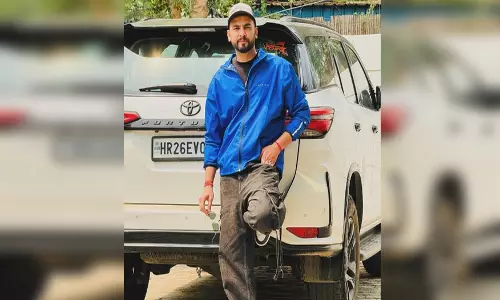 सुप्रीम कोर्ट से एल्विश यादव को राहत, सांप के जहर से जुड़े मामले में ट्रायल कोर्ट की कार्यवाही पर रोक