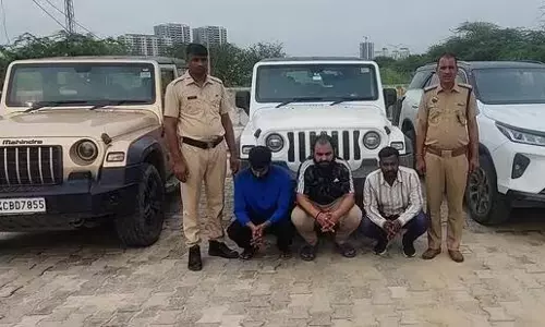 रील रिकॉर्ड करने के लिए गुरुग्राम रोड जाम करने पर तीन गिरफ्तार