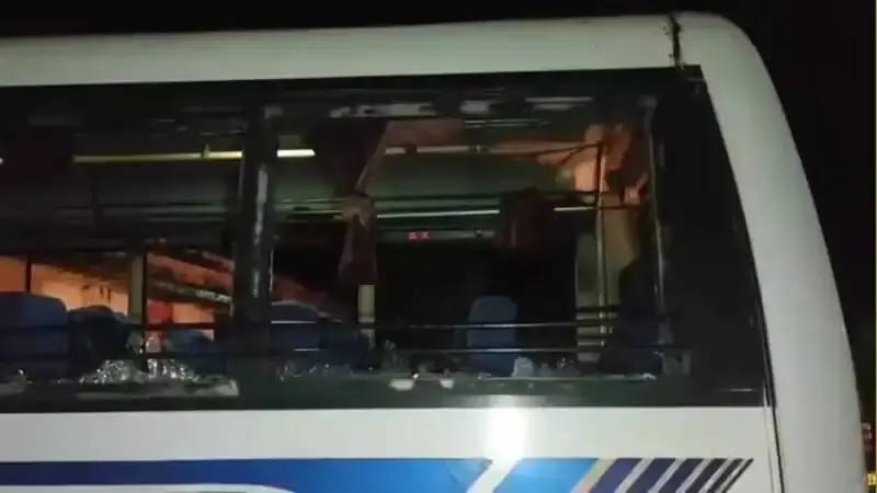 Tripura: बिश्रामगंज में कथित छेड़छाड़ के बाद बस में तोड़फोड़ के बाद तनाव