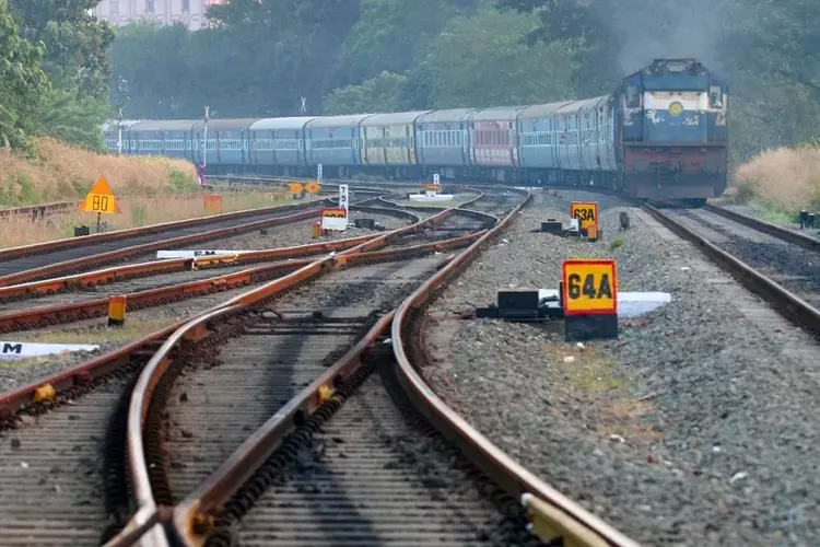 Kerala : तनूर के पास महिला गिरी, मदद के लिए अजनबी के घर में घुसी Kerala : तनूर के पास महिला गिरी, मदद के लिए अजनबी के घर में घुसी