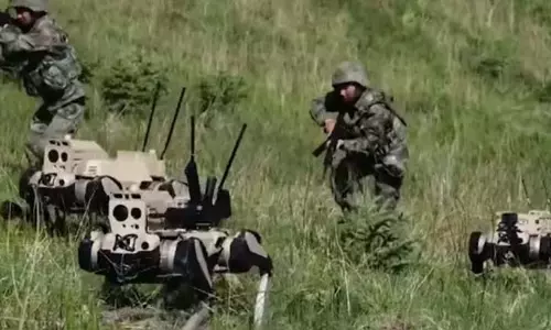 China ने हत्यारे रोबोट भेड़ियों का प्रचार किया