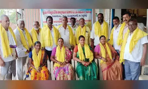 हमें उन पद्मशाली लोगों का समर्थन करना चाहिए जो कठिन जीवन जी रहे