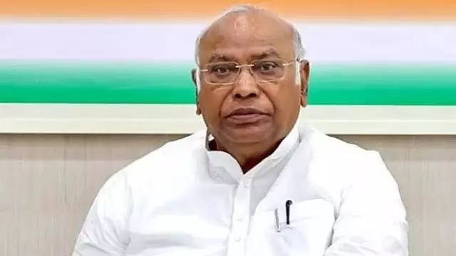 खड़गे ने APCC के दो कार्यकारी अध्यक्ष नियुक्त किए खड़गे ने APCC के दो कार्यकारी अध्यक्ष नियुक्त किए