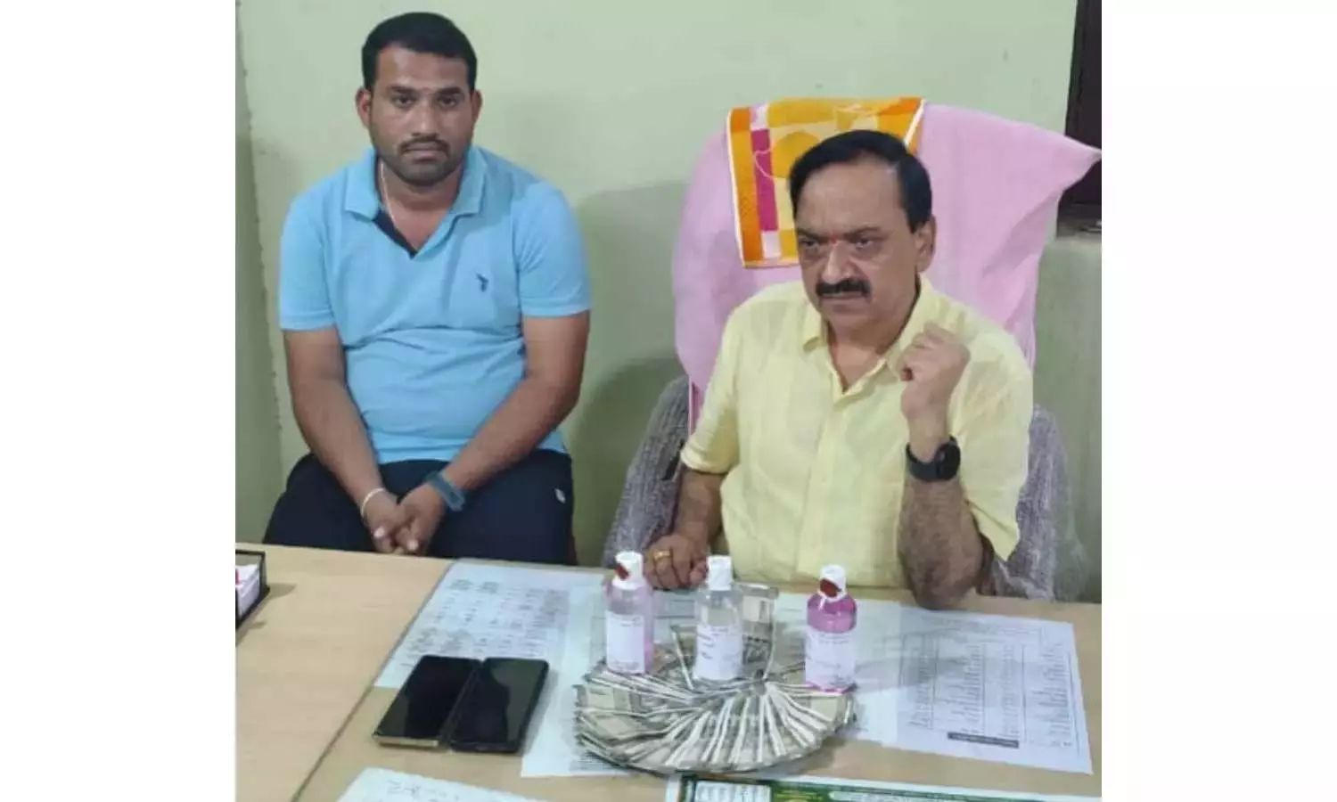 जगतियाल परिवहन अधिकारी, ACB नेट में ड्राइवर जगतियाल परिवहन अधिकारी, ACB नेट में ड्राइवर