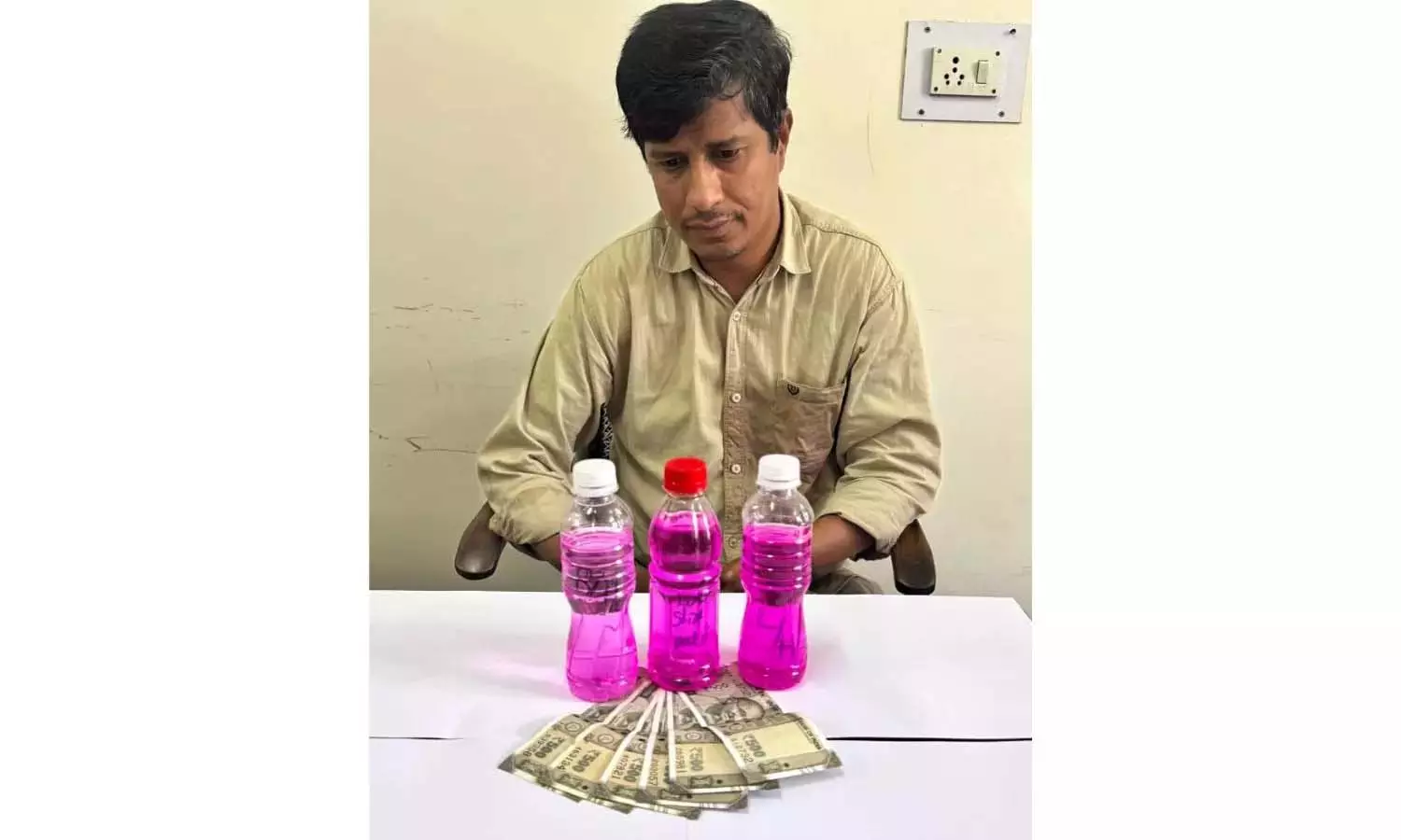 Mahbubnagar सिंचाई विभाग के सहायक अभियंता को 3,000 रुपये की रिश्वत के मामले में गिरफ्तार किया Mahbubnagar सिंचाई विभाग के सहायक अभियंता को 3,000 रुपये की रिश्वत के मामले में गिरफ्तार किया