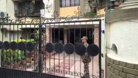 800 करोड़ जीएसटी घोटाला मामला, ED ने छह ठिकानों पर शुरू की छापेमारी 800 करोड़ जीएसटी घोटाला मामला, ED ने छह ठिकानों पर शुरू की छापेमारी