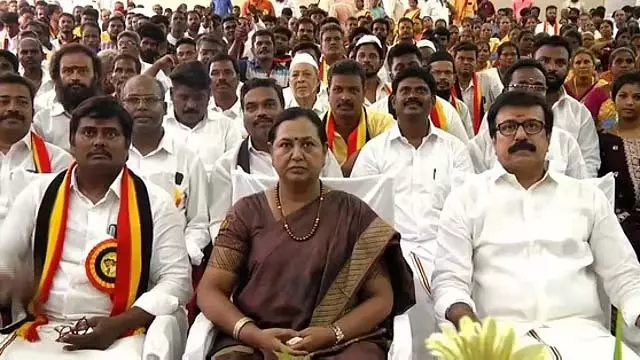 DMK शासन उतार-चढ़ाव का मिश्रण है : प्रेमलता विजयकांत DMK शासन उतार-चढ़ाव का मिश्रण है : प्रेमलता विजयकांत