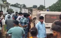 बच्चा चोर रंगे हाथों पकड़ाया, पुलिस कर रही पूछताछ बच्चा चोर रंगे हाथों पकड़ाया, पुलिस कर रही पूछताछ
