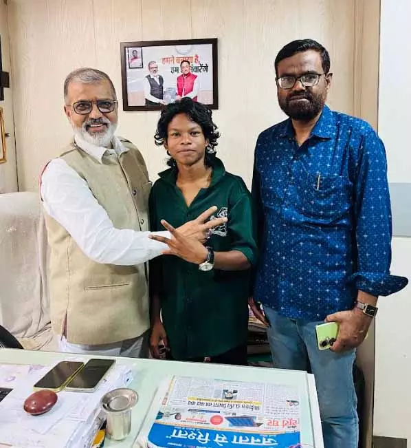बचपन का प्यार जनता से रिश्ता कार्यालय में... बचपन का प्यार जनता से रिश्ता कार्यालय में...