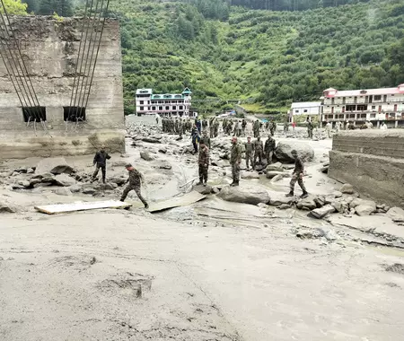 धराली त्रासदी में बचे लोगों ने बताई आपबीती, अस्पताल में भर्ती मरीज बोला- नहीं जानता मैं कैसे बचा धराली त्रासदी में बचे लोगों ने बताई आपबीती, अस्पताल में भर्ती मरीज बोला- नहीं जानता मैं कैसे बचा