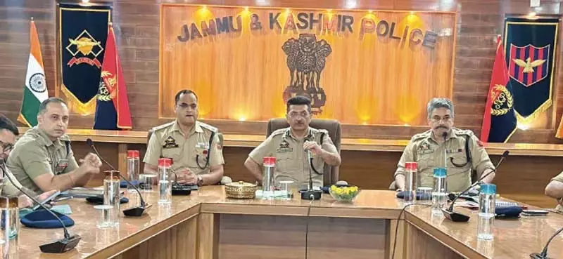 SSP Jammu: नशीले पदार्थों और राष्ट्रविरोधी तत्वों के खिलाफ शून्य सहनशीलता का आह्वान SSP Jammu: नशीले पदार्थों और राष्ट्रविरोधी तत्वों के खिलाफ शून्य सहनशीलता का आह्वान