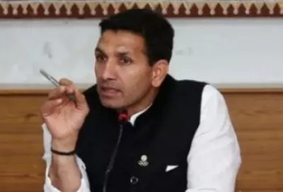 मध्य प्रदेश सरकार ने फिर आम आदमी की जेब काटी-जीतू पटवारी मध्य प्रदेश सरकार ने फिर आम आदमी की जेब काटी-जीतू पटवारी