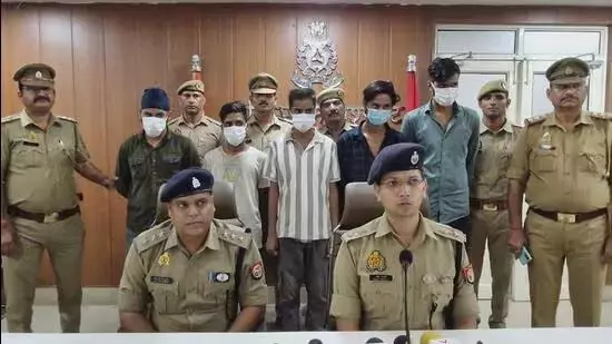 Greater Noida : साइबर फ्रॉड को बढ़ावा देने वाला नेटवर्क धरा गया Greater Noida : साइबर फ्रॉड को बढ़ावा देने वाला नेटवर्क धरा गया