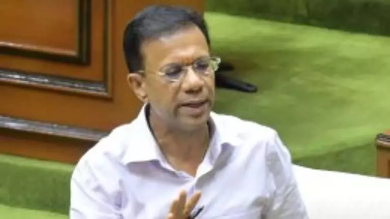 गोवा में पहाड़ काटने और अवैध प्लॉटिंग के खिलाफ सख्त कानून लाया जाएगा: TCP मंत्री राणे गोवा में पहाड़ काटने और अवैध प्लॉटिंग के खिलाफ सख्त कानून लाया जाएगा: TCP मंत्री राणे