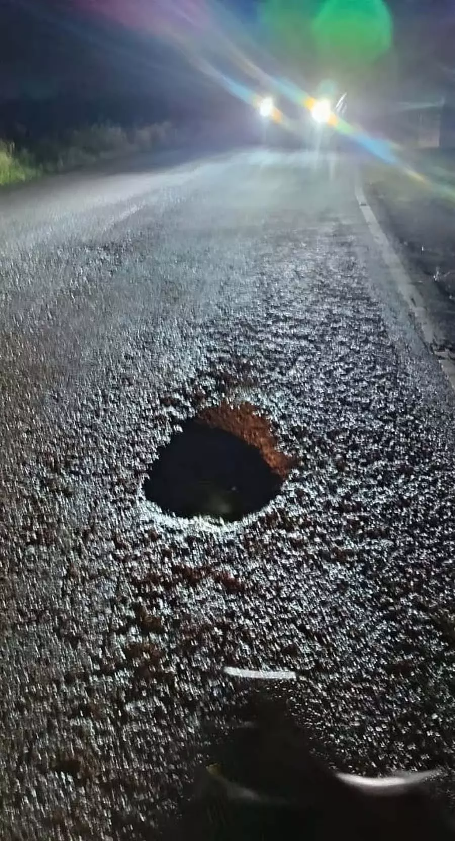 Karnataka : सड़क पर गड्ढे के कारण हुए हादसे में महिला की मौत Karnataka : सड़क पर गड्ढे के कारण हुए हादसे में महिला की मौत