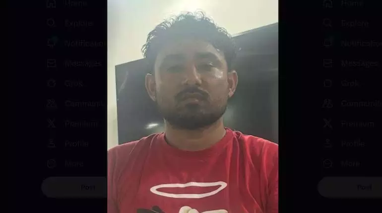 पंजाबी गायक बाज सरां को एनसीबी ने ड्रग तस्करी मामले में गिरफ्तार किया पंजाबी गायक बाज सरां को एनसीबी ने ड्रग तस्करी मामले में गिरफ्तार किया