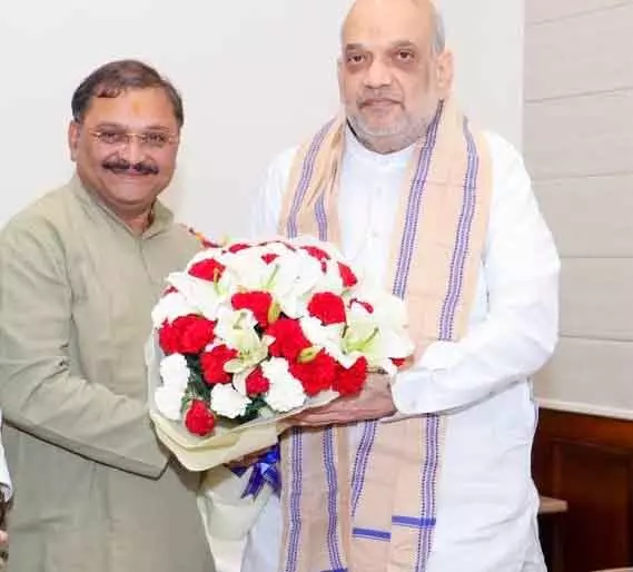 बीजेपी सांसद संतोष पांडेय ने की केंद्रीय गृहमंत्री अमित शाह से मुलाकात बीजेपी सांसद संतोष पांडेय ने की केंद्रीय गृहमंत्री अमित शाह से मुलाकात