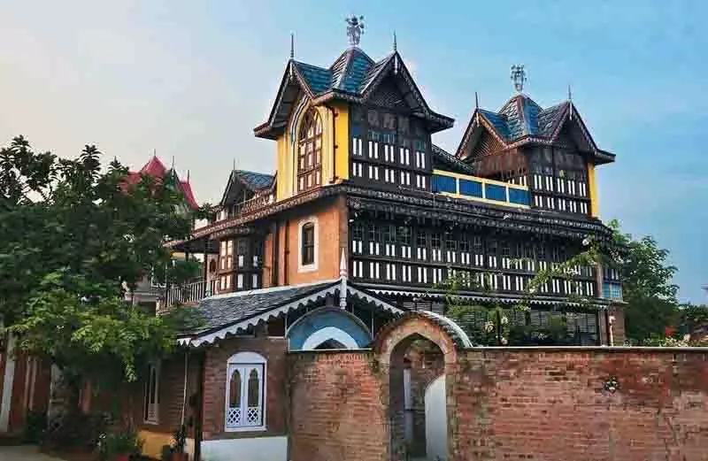गरली और Paragpur की भूली-बिसरी हवेलियों को आखिरकार नई आवाज़ मिल गई गरली और Paragpur की भूली-बिसरी हवेलियों को आखिरकार नई आवाज़ मिल गई