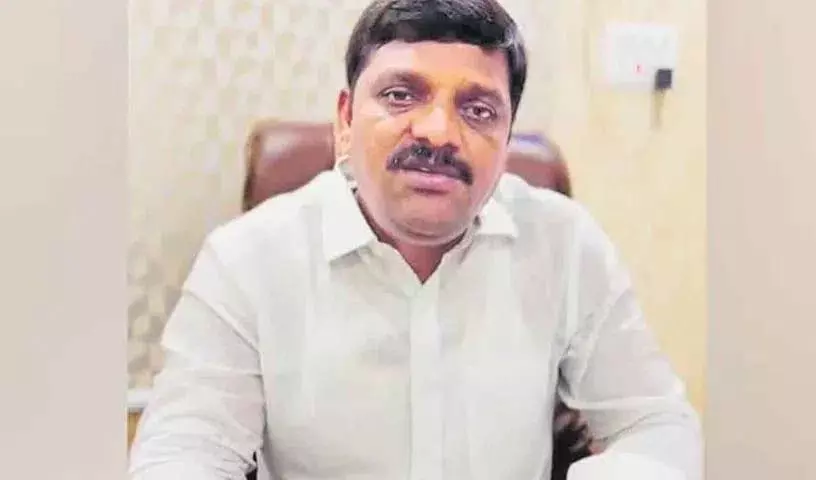 NHRC ने डीजीपी को एमएलसी टीनमार मल्लन्ना के खिलाफ कार्रवाई करने का आदेश दिया NHRC ने डीजीपी को एमएलसी टीनमार मल्लन्ना के खिलाफ कार्रवाई करने का आदेश दिया