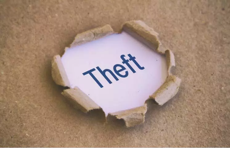 Jammu: चोर 16-17 लाख रुपये के सोने-चांदी के आभूषण लेकर फरार Jammu: चोर 16-17 लाख रुपये के सोने-चांदी के आभूषण लेकर फरार
