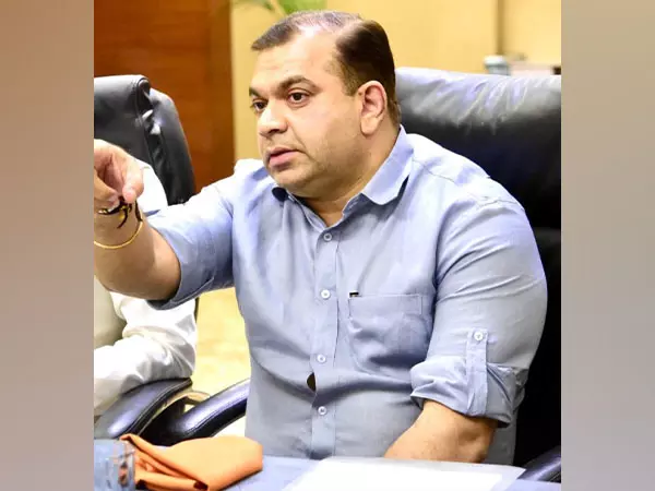 गोवा पर्यटन स्थल विधेयक को लेकर मंत्री का बयान: यह सही दिशा में उठाया गया कदम है गोवा पर्यटन स्थल विधेयक को लेकर मंत्री का बयान: यह सही दिशा में उठाया गया कदम है