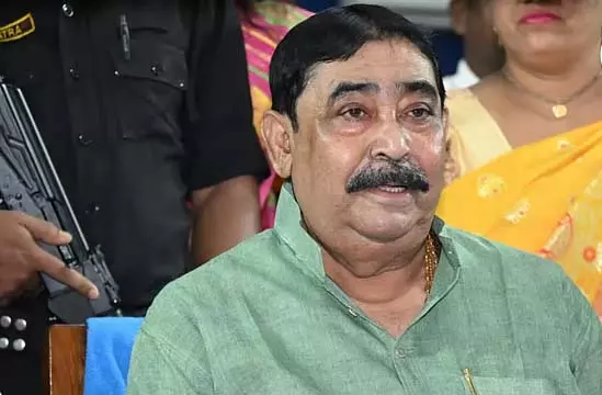 क्या अनुब्रत मंडल अब बीरभूम जिला प्रशासन की आंख का तारा बन गए हैं? क्या अनुब्रत मंडल अब बीरभूम जिला प्रशासन की आंख का तारा बन गए हैं?