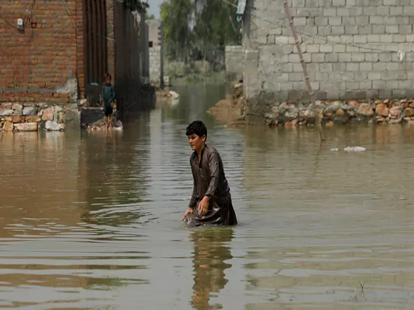 Islamabad में भारी बारिश से तबाही, जल संकट गहराया Islamabad में भारी बारिश से तबाही, जल संकट गहराया