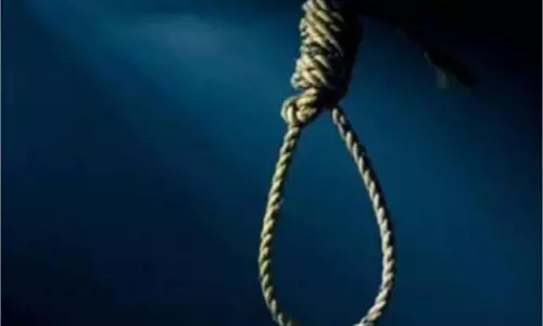 Morena: संदिग्ध अवस्था में फांसी से लटका मिला कांस्टेबल का शव Morena: संदिग्ध अवस्था में फांसी से लटका मिला कांस्टेबल का शव