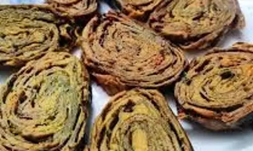 Arbi Patte ke Pakode : स्वादिष्ट अरबी के पत्तों के पकौड़े, घर पर ज़रूर ट्राई करें Arbi Patte ke Pakode : स्वादिष्ट अरबी के पत्तों के पकौड़े, घर पर ज़रूर ट्राई करें