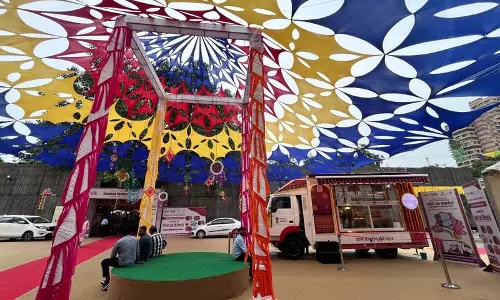 कपड़ा मंत्रालय ने हथकरघा दिवस मनाने के लिए हाट ऑन व्हील्स की शुरुआत की कपड़ा मंत्रालय ने हथकरघा दिवस मनाने के लिए हाट ऑन व्हील्स की शुरुआत की
