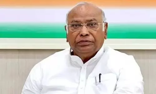 खड़गे ने APCC के दो कार्यकारी अध्यक्ष नियुक्त किए खड़गे ने APCC के दो कार्यकारी अध्यक्ष नियुक्त किए